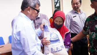 Dapat Bantuan Beras 10 Kg, Warga Sukabakti Garut: Terimakasih Pak Jokowi