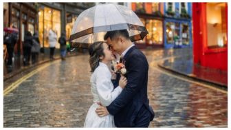 Gritte Agatha Pamer Foto Prewedding Romantis, Netizen Justru Salfok Sepatu yang Dipakai Kenapa?