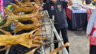 PHRI Garut Pecahkan Rekor MURI Bakar 210 Domba Guling Serempak Secara Live, Disantap Rame-rame Ribuan Warga