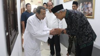 Berkunjung ke Rumah Habib Luthfi, Ganjar Pranowo: Dari Beliu Kita Banyak Belajar Menyelaraskan Kehidupan