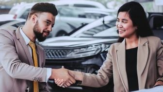 Jangan Terburu-buru! Simak Tips Membeli Mobil Bekas Berkualitas Harga Pas