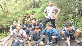 Lima Pendaki Tersesat di Gunung Guntur Garut, Dua Orang Ditemukan Polisi dalam Kondisi Dehidrasi