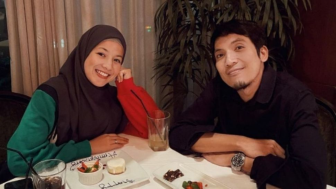 Tok! Kompak Tak Hadir, Desta dan Natasha Rizky Resmi Bercerai