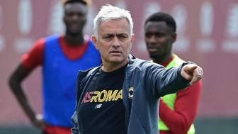 Tolak Tawaran Besar dari Al-Hilal, Jose Murinho Pilih Fokus di AS Roma dan Liga Eropa