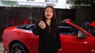 Usai Menyebut Uang Bulanan Rp 25 Juta dari Sule Kurang, Nathalie Holscher Pamer Mobil Sport Mewah