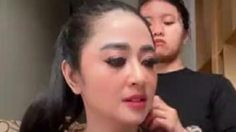 Ungkap Lagi Masa Lalu, Dewi Perssik Mengaku Pergoki Saipul Jamil Tengah 'hap-hap' dengan Sesama Jenis