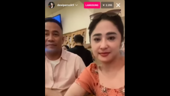 Dewi Perssik Bela Rully, Sang Kekasih yang Disebut Mirip Tukul oleh Netizen