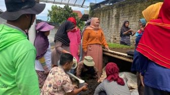 PNM Berhasil Melatih Warga Kampung Madani Cibodas Mengubah Limbah Kotoran Hewan Menjadi Biogas