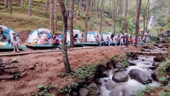 Cihanyawar Riverside Camp, Wisata Kemping Tepi Sungai di Garut dengan Air Terjun Mempesona