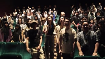 Anak Muda Garut Nonton Bareng Film Horor Mantra Surugana Bareng Artisnya