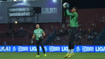 Luizinho Passos Puji Sosok Sheva Jadi Kiper Masa Depan Persib Bandung