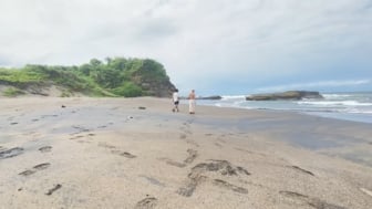 Berjarak 90 Kilometer dari Kota Garut, Pantai Citanggeuleuk Cocok untuk Kaum Introvert