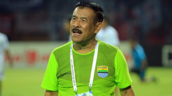 Jelang Laga Tandang Liga1 Pekan ke-9 Kontra PSIS, Wak Haji Umuh Beri Motivasi Skuad Persib