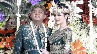 Happy Asmara Tak Hadir Dalam Resepsi Ngunduh Mantu Denny Caknan dan Bella Bonita, Netizen: Tak Diundang Kah?