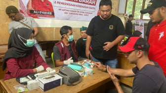 Yudha Puja Turnawan Bareng Artis Ali Syakieb Rayakan Peringatan HUT RI ke 78 Kegiatan Dengan Donor Untuk Penderita Thalasemia