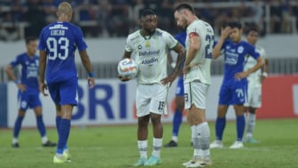 Lini Tengah Persib Makin Kompak? Ada Peran Levy Madinda Dibalik Tendangan Penalti Marc Klok