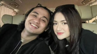 Nathalie Holscher Renang Bareng Yogi Ilham, Netizen: Feeling Putri Delina Nggak Salah!