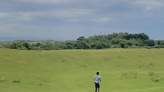 Bukit Teletubbies Garut, Bukit Savana Terindah di Kawasan Pantai Sayang Heulang