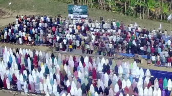 Relawan ISN Bersama Ribuan Umat Islam di Desa Cintanagara Garut Gelar Shalat Istisqa