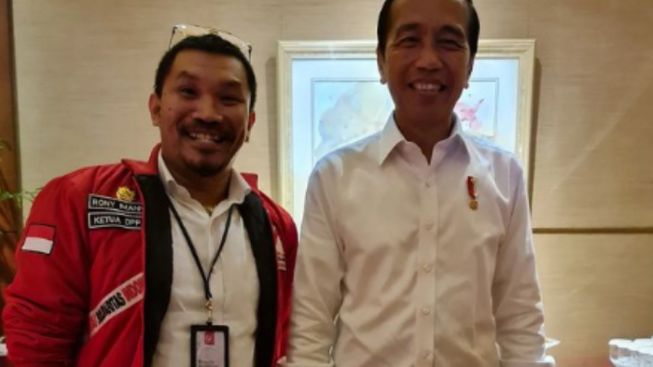 Kerja Ikhlas, Mongol Stres Ngaku Gak Dibayar Presiden Jokowi saat Stand Up: Parah...