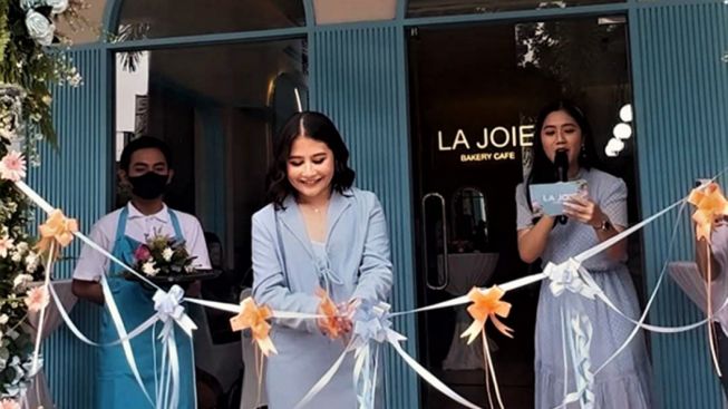 Prilly Latuconsina Buka Kafe Terinspirasi dari Eropa