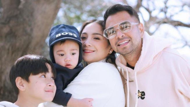 Di Tengah Isu Perselingkuhan Raffi Ahmad, Nagita Slavina Bicara Soal Mental Rafathar