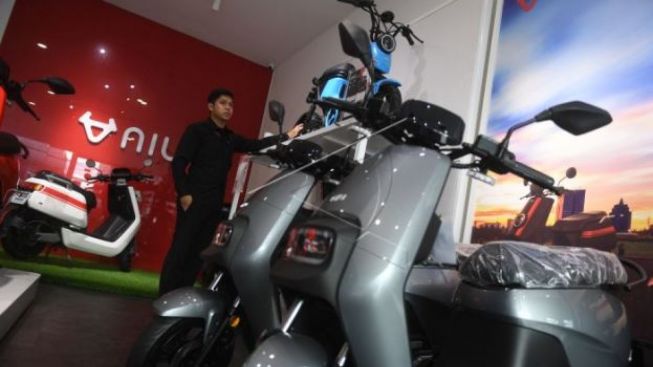 Insentif Pembelian Sepeda Motor Listrik Mulai Berlaku, Ini 4 Golongan Masyarakat yang Berhak Menerima