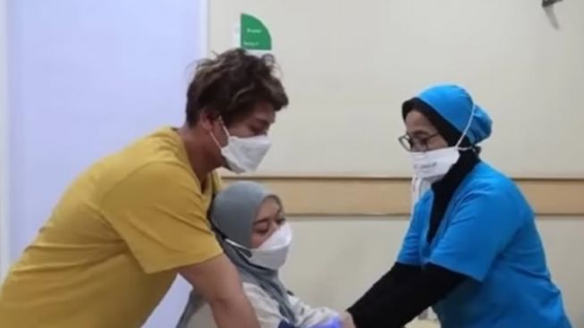 Lesti Kejora Terbaring di Rumah Sakit, Badannya Panas Tinggi Hingga Menggigil, Rizky Billar Beberkan Kondisinya Sekarang