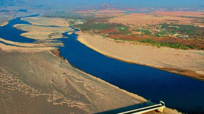 Arsitektur Terbaik dari Jepang Diprank Alam, Usai Bangun Jembatan Sungai Jadi Pindah Arah