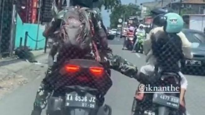 Anggota TNI Tendang Pemotor Ibu-ibu Ditangkap dan Ditahan, Nasibnya Sekarang Seperti ini