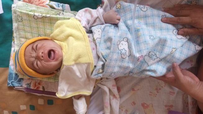 Miliki Berat Badan Hanya 1 Kg, Bayi Kurang Gizi di Selaawi Garut Membutuhkan Bantuan. Kondisinya Sekarang Seperti ini