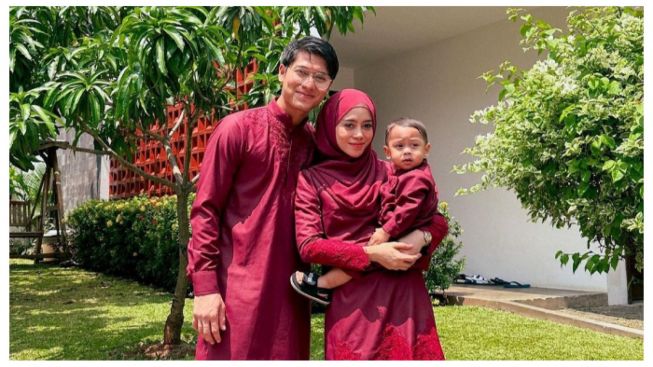 Rizky Billar Bagikan Momen Lebaran Bersama Lesti Kejora dan Baby L, Netizen: Jangan di Banting