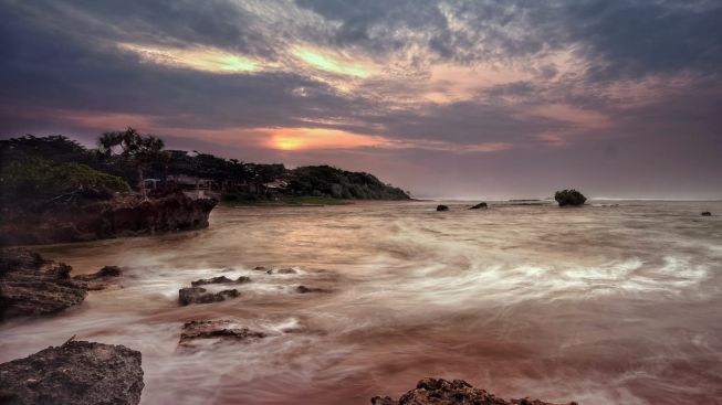 Panorama Pantai Sayangheulang Karya Andreas Suwardy masuk POTY di Platform Foto Dunia*