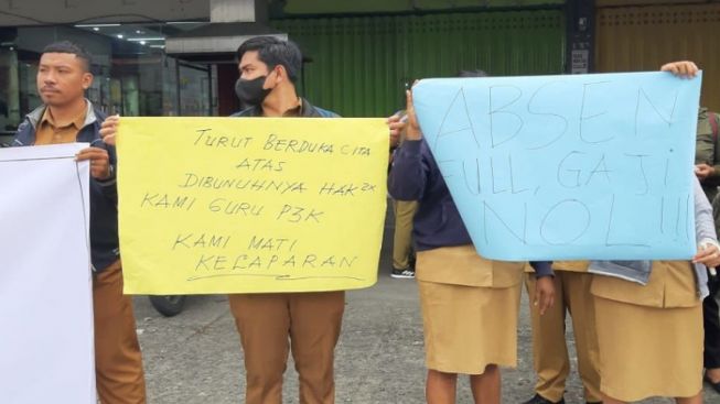 Tega! Guru PPPK di Papua Belum Gajian, Sudah Lima Bulan, Felisia Rosita: Jangan Biarkan Kami Kelaparan
