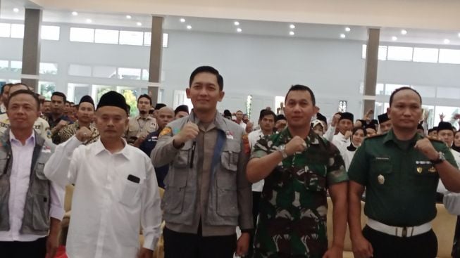 Desa Cimareme Jadi Fokus Utama Pengamanan Pilkades, Kapolres Garut Pimpin Langsung Pengamanan: Saya Akan Nginap di Masjid