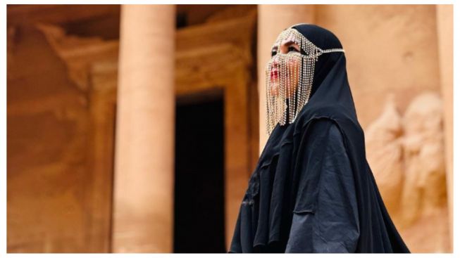 Ibunda Ayu Ting Ting Kembali Bagikan Momen Liburan, Usai Diminta Netizen Menghapusnya