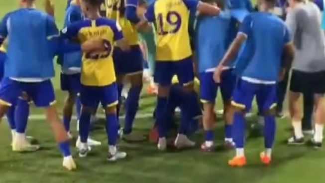 Viral! Rayakan Kemenangan Gol Al-Nassr, Ronaldo Lakukan Sujud Syukur, Netizen: Jadi Login Engga Bang?