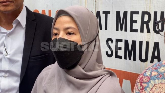 Sambil Berkaca-kaca, Natasha Rizky Bantah Tudingan Isu Perselingkuhan Desta