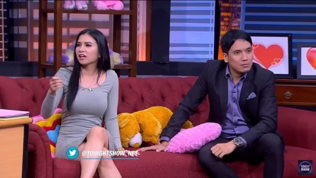 Mata Desta Tak Kuat Lihat Sosok Maria Vania, Netizen: Wajar Dah Bininya Cemburu