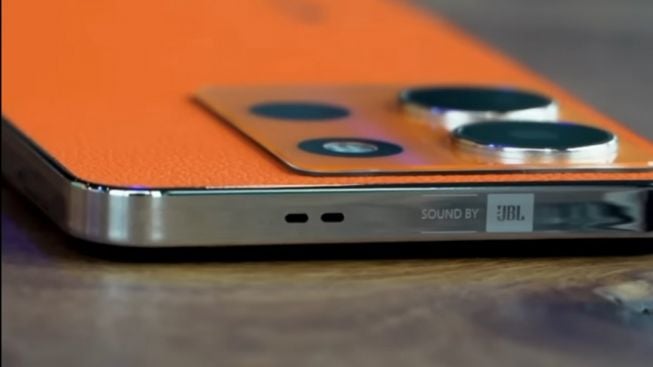 Infinix note 30 экран