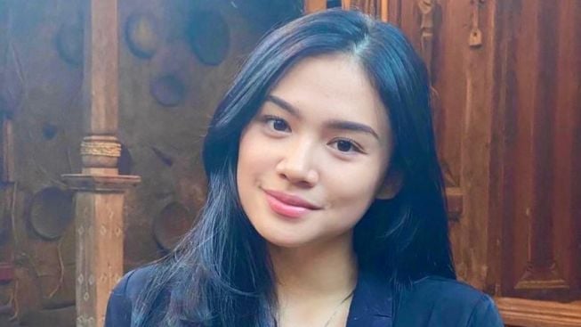 Punya Paras Cantik Mirip Ibunya, Mulan Jameela Bongkar Pekerjaan Putri Sulungnya