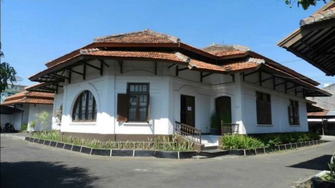 Sejarah Panjang Kantor Disparbud Garut, Sempat Jadi Rumah Tuan Baron hingga Dihuni Makhluk Astral