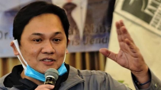 Farhat Abbas Sindir Tabiat Dewi Perssik yang Viral Usai Konflik dengan Saipul Jamil: Pak RT Aja Dihajar