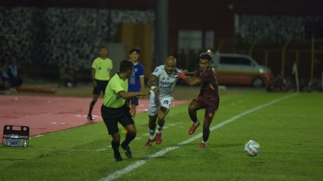 Persib Bandung Takluk dari PSM, Yaya Sunarya dan Marc Klok Sampaikan Permintaan MaafKepada Bobotoh