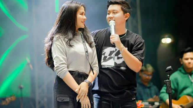 Respon Denny Caknan Ditanya Pak Danan yang Disebut Masa Lalu Bella Bonita: Kami Ikut Bahagia