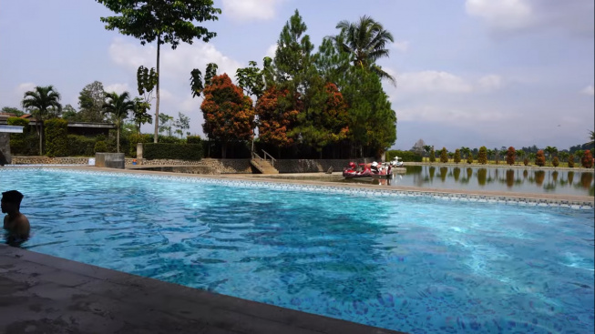 Tak Hanya di Darajat, Kolam Air Panas Sukasono Oase Alam di Kawasan Utara Garut