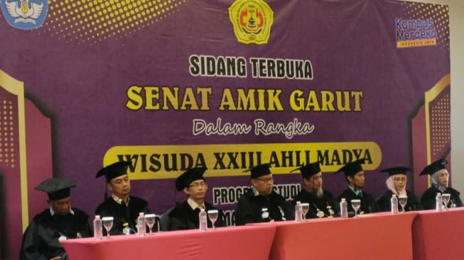 AMIK Garut Gelar Wisuda ke- XXIII, Luluskan Puluhan Sarjana Ahli Madya