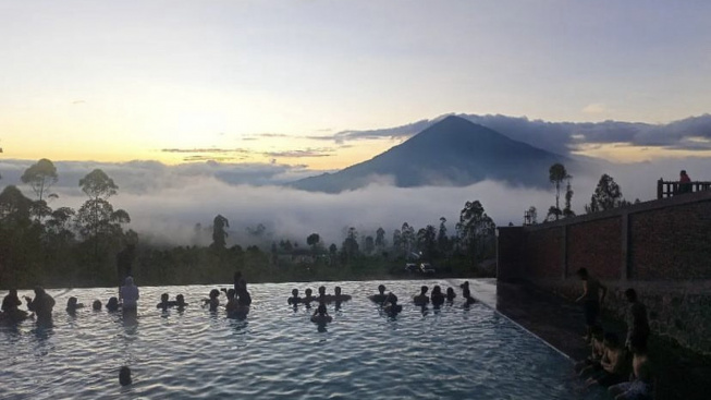 Pemandian Air Panas dengan View Terbaik di Garut, Tiket Cuma 10 Ribu, Berikut Lokasinya dan Fasilitasnya