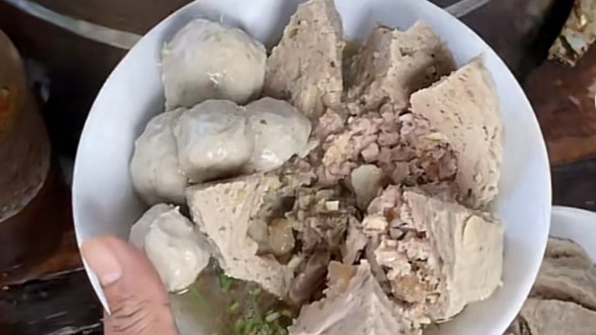 Mie Bakso Ronyok, Rekomendasi Makanan Enak Bakso Gerobak Legendaris di Garut