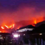Ngeri! Gunung Sadakeling Garut Terbakar, Kobaran Api Dekati Pemukiman Penduduk